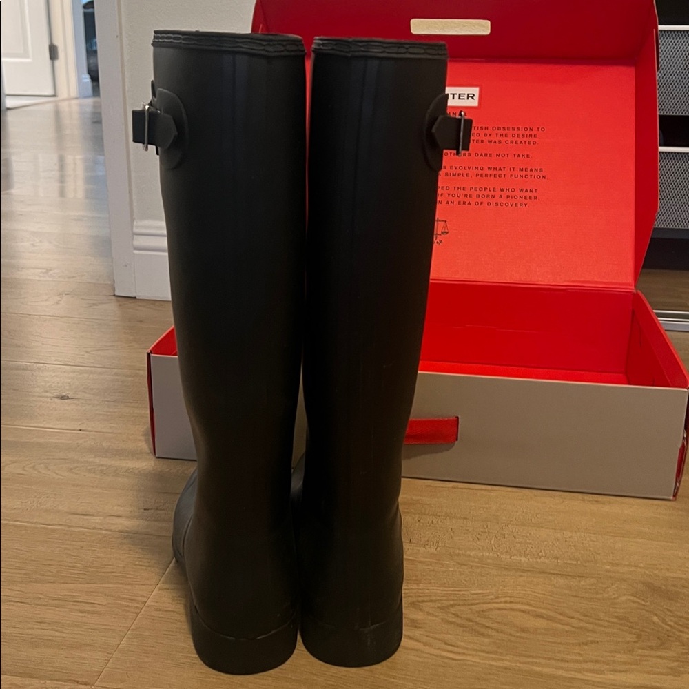 Hunter Classic Black Rain Boots - Picture 4 of 6